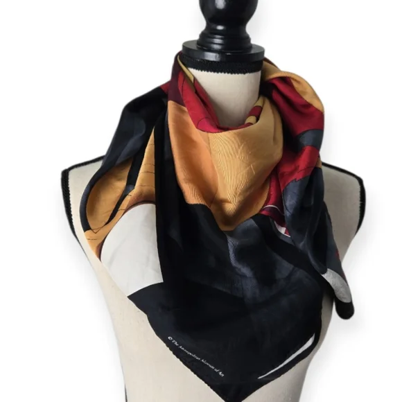 Vintage Metropolitan Museum Of Art "I Saw the Figure 5" Silk Scarf - Picture 5 of 12